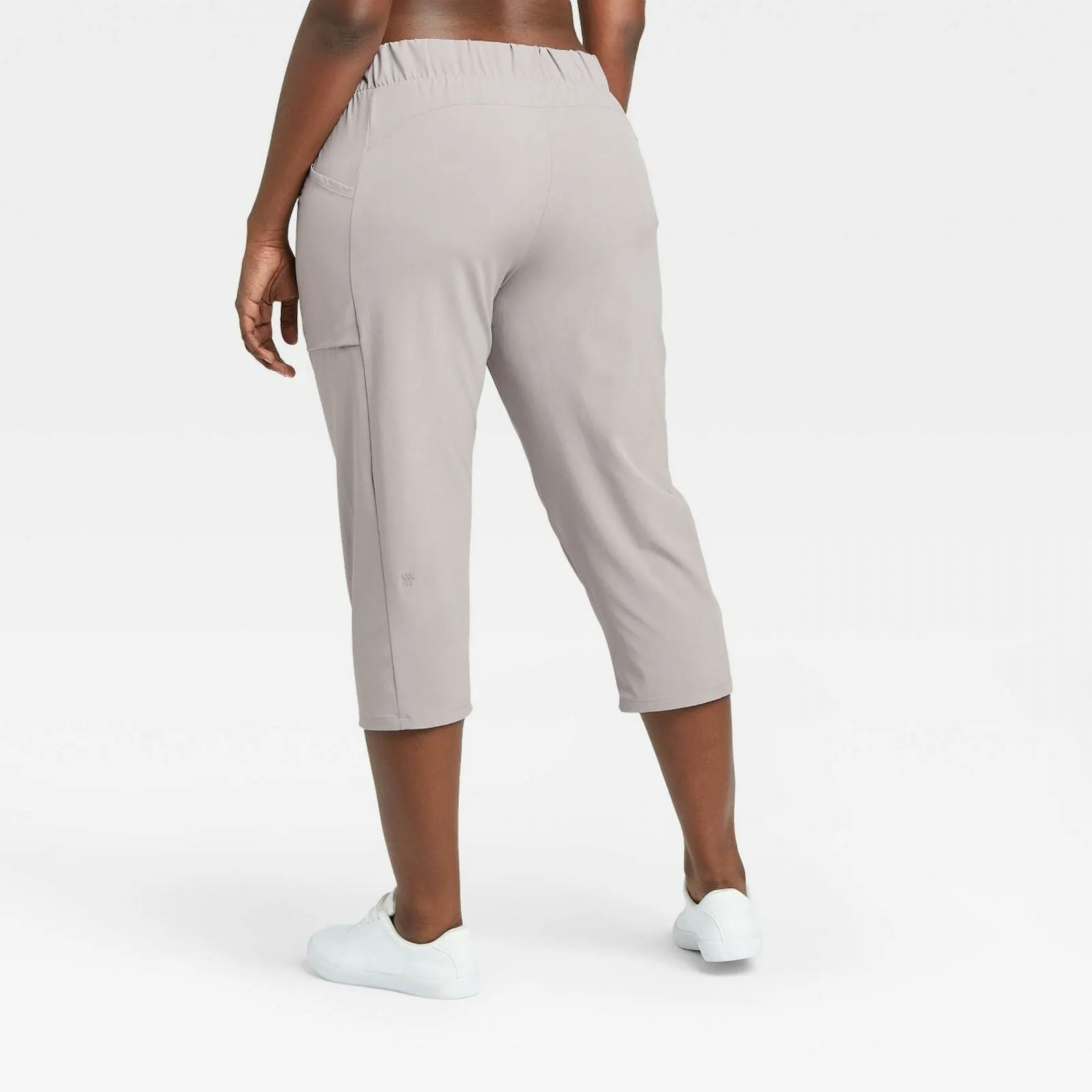 All In Motion Women's Mid-Rise Stretch Woven Tapered Leg Capri Pants