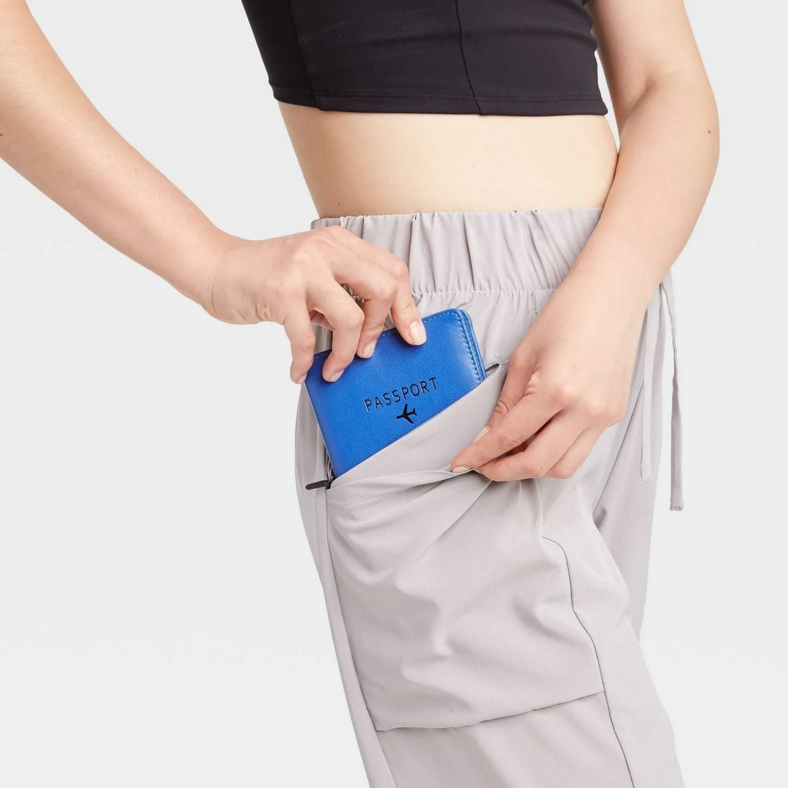 All In Motion Women's Mid-Rise Stretch Woven Tapered Leg Capri Pants