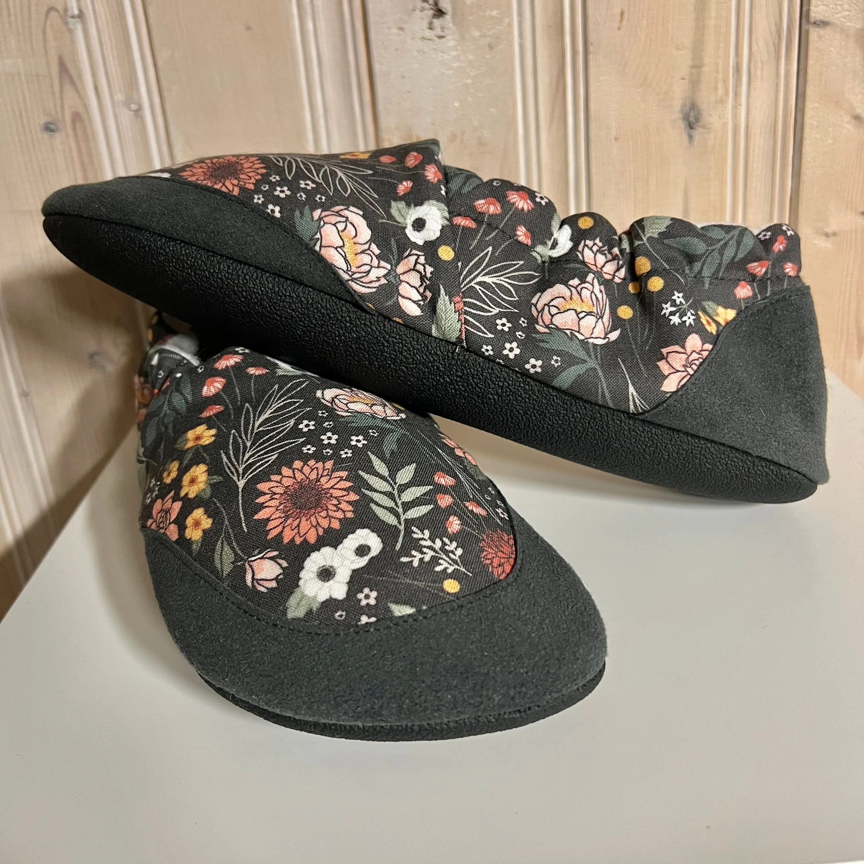 Big kids slip on shoes - Floral