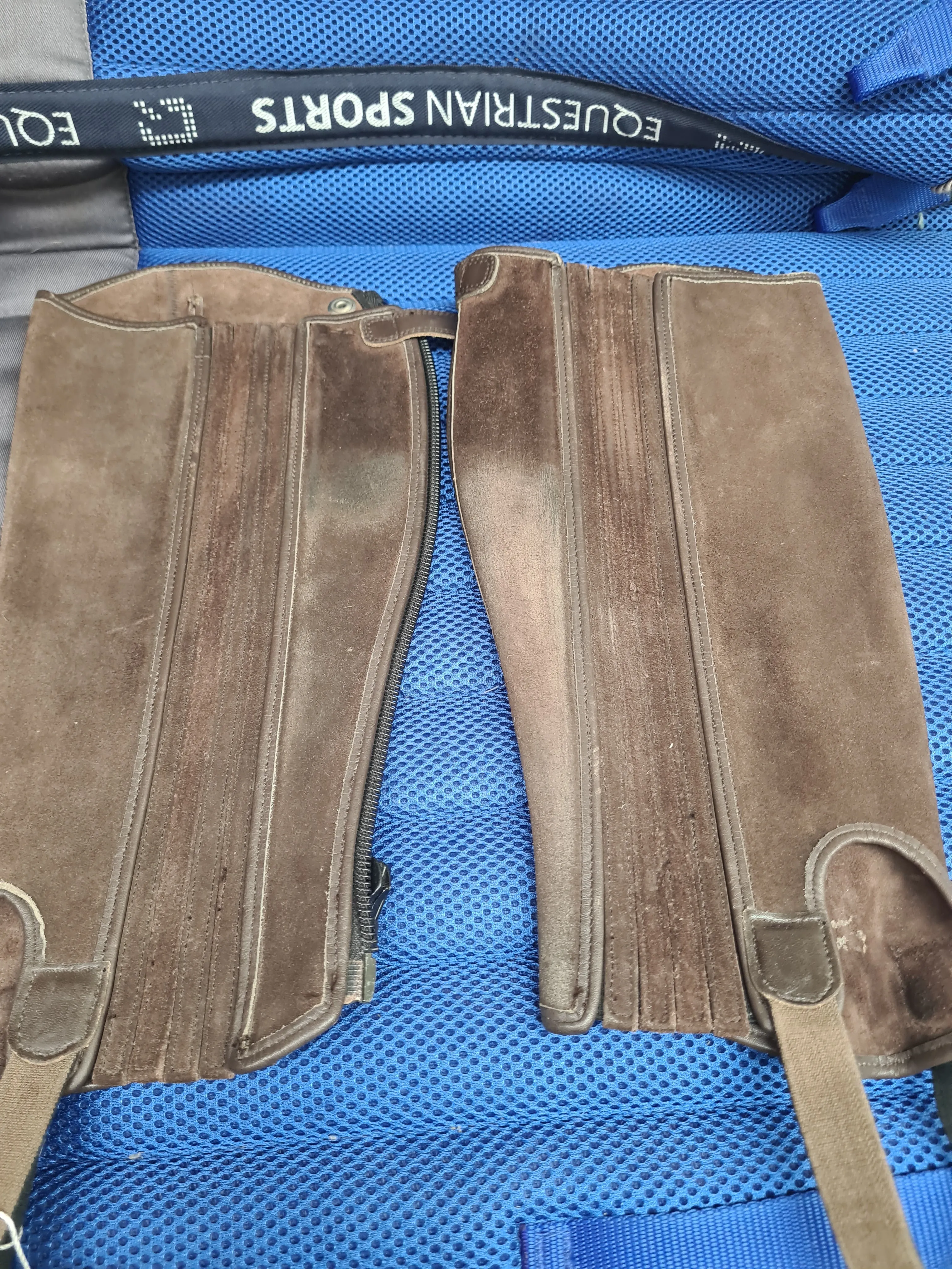 E Q vvs leather chaps brown ✅️