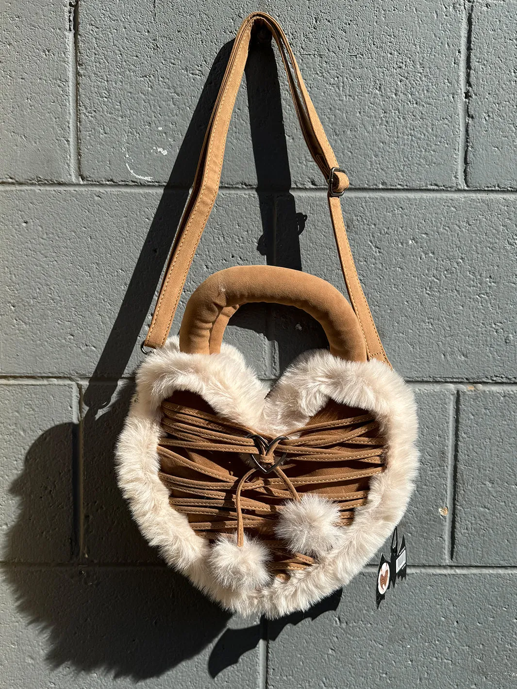 FAUX HEART SHAPED PURSE - CAMEL