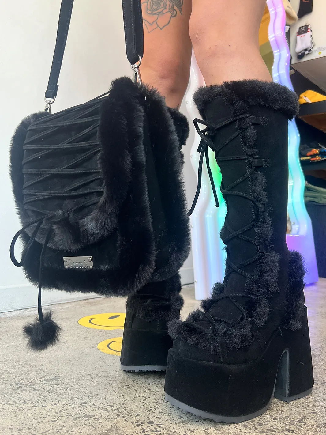FAUX SUEDE & FUR CROSS BODY BAG - BLACK ✰ PRE ORDER ✰