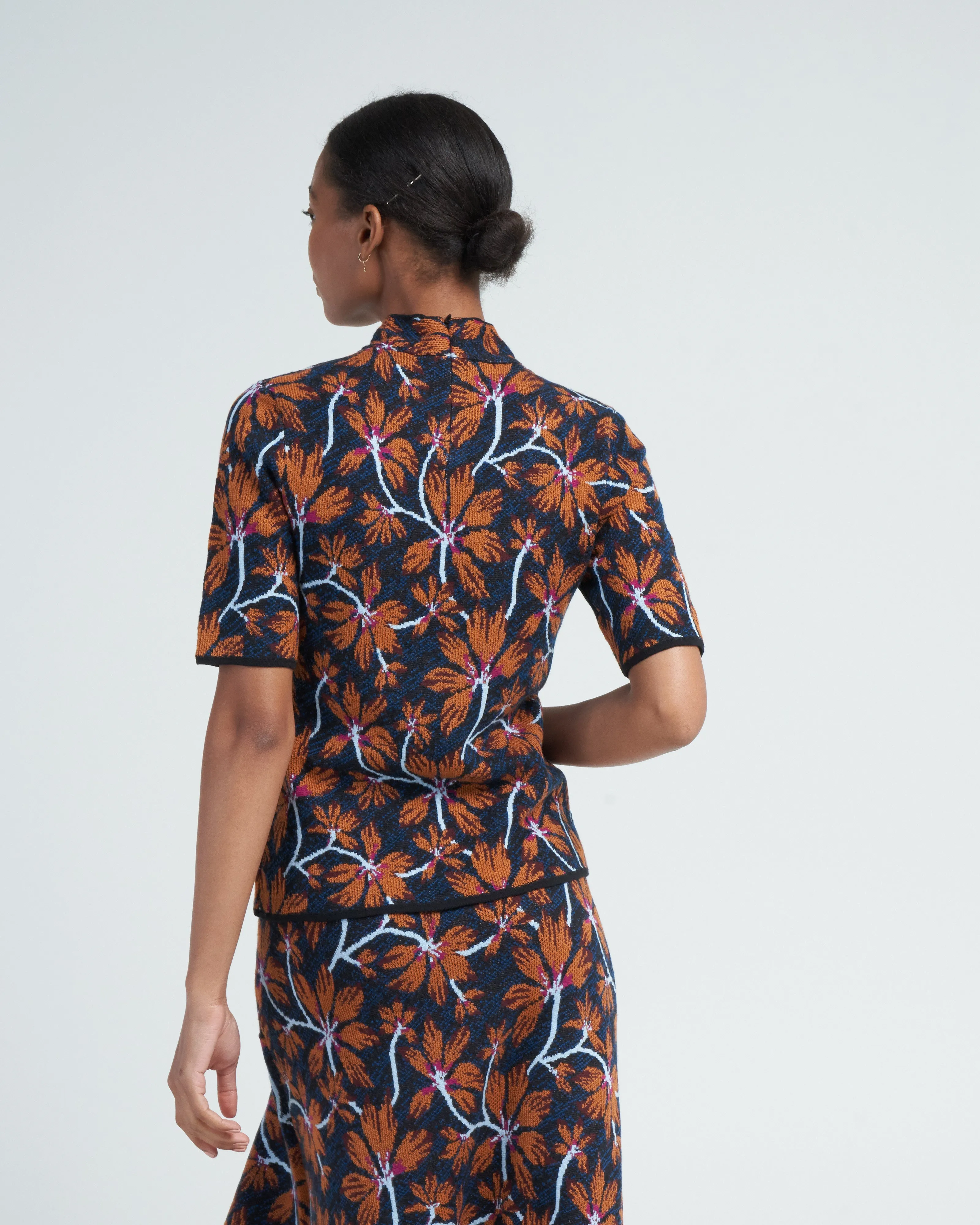flora top - bellflower