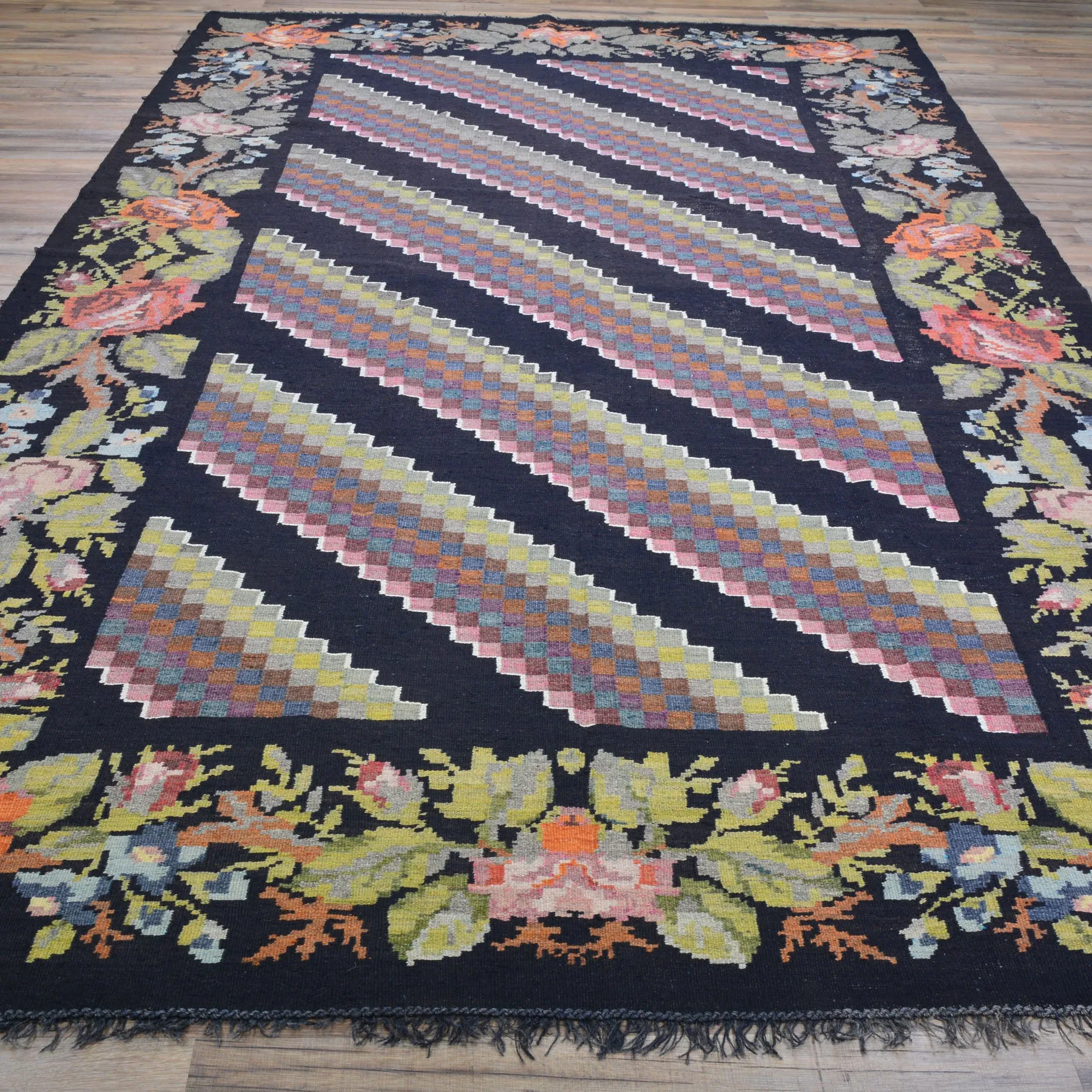 Hand-Woven Reversible Bessarabian Maldivian Kilim Handmade Rug (Size 6.7 X 11.6) Cwral-10170
