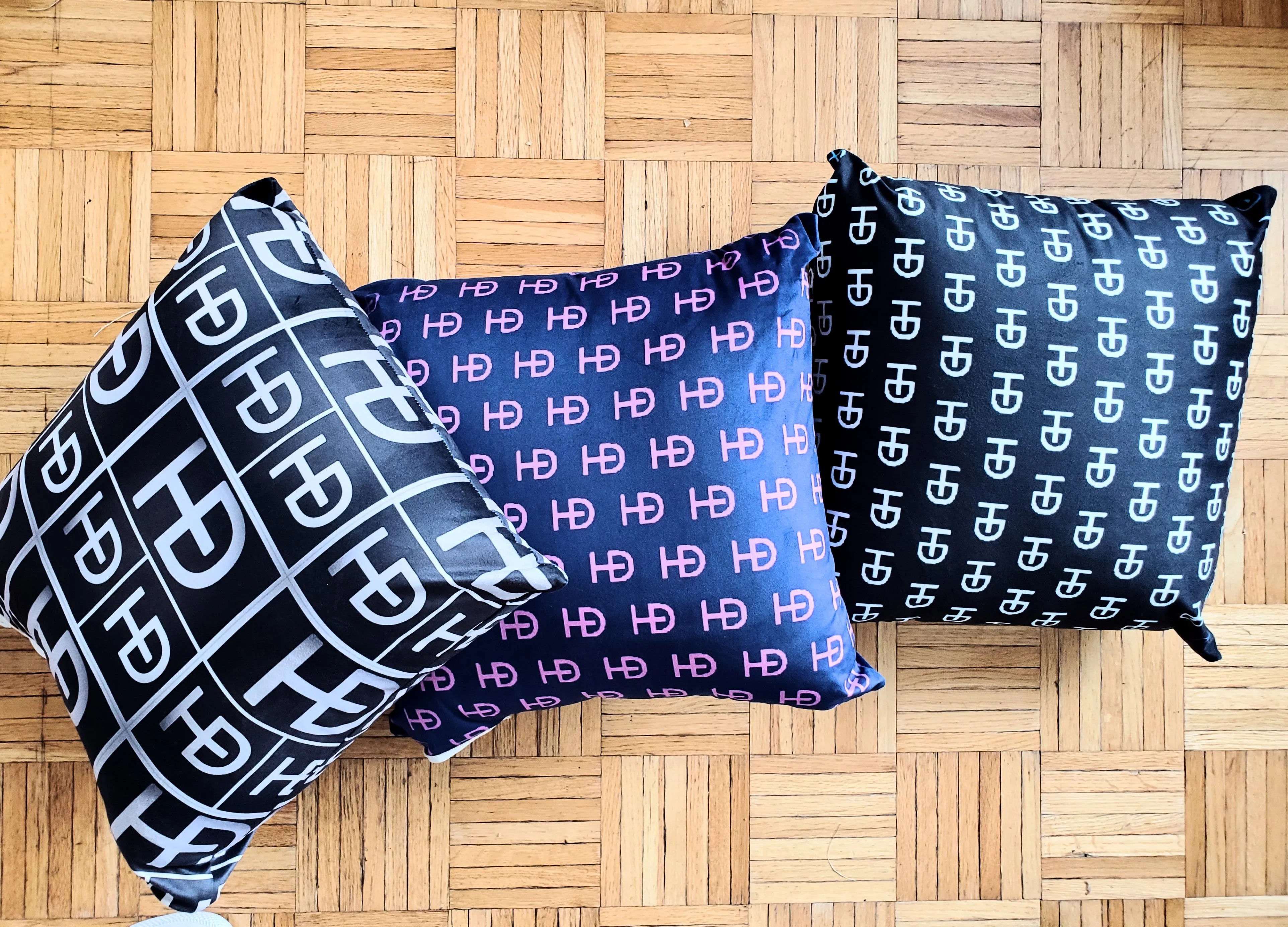 HEED Dècore Classic Black & Purple Throw Pillow