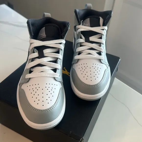 Jordan 1 Mid (PS) - Light Smoke Grey/White