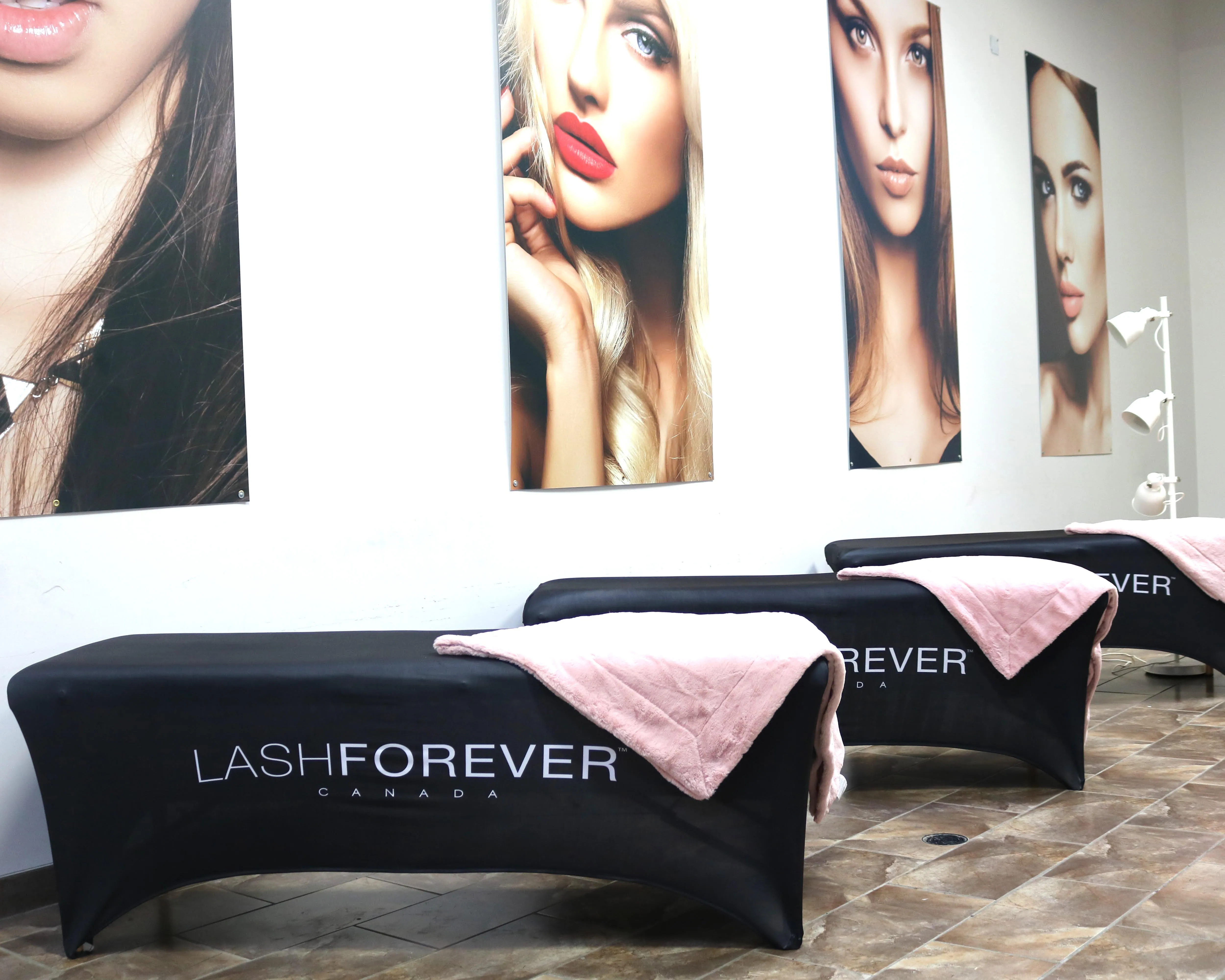 Lashforever Canada Black Bed Slip Cover