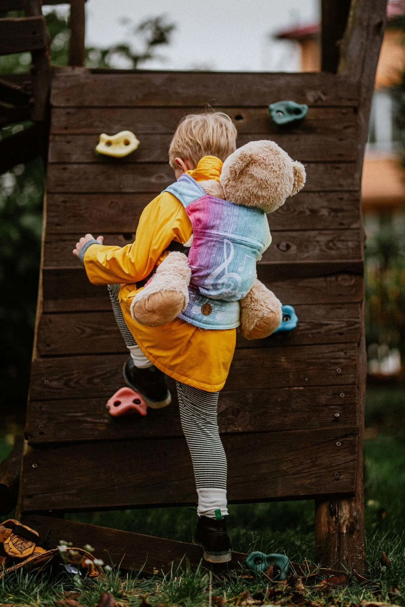 LennyLamb Doll Carrier Symphony Rainbow Light