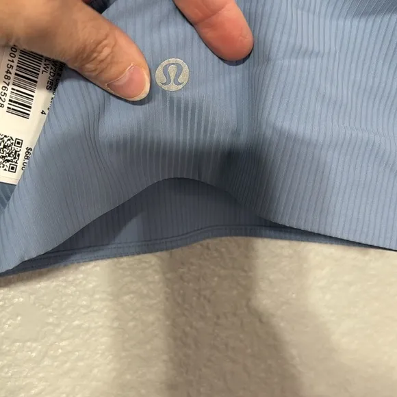 Lululemon Like A Cloud Ribbed Bra *longline size 4 with D/DD cup in blue
