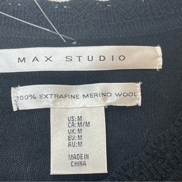 Max Studio Extrafine Merino wool sweater bell sleeves Black Sz M