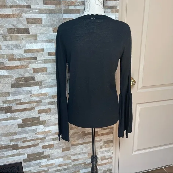 Max Studio Extrafine Merino wool sweater bell sleeves Black Sz M