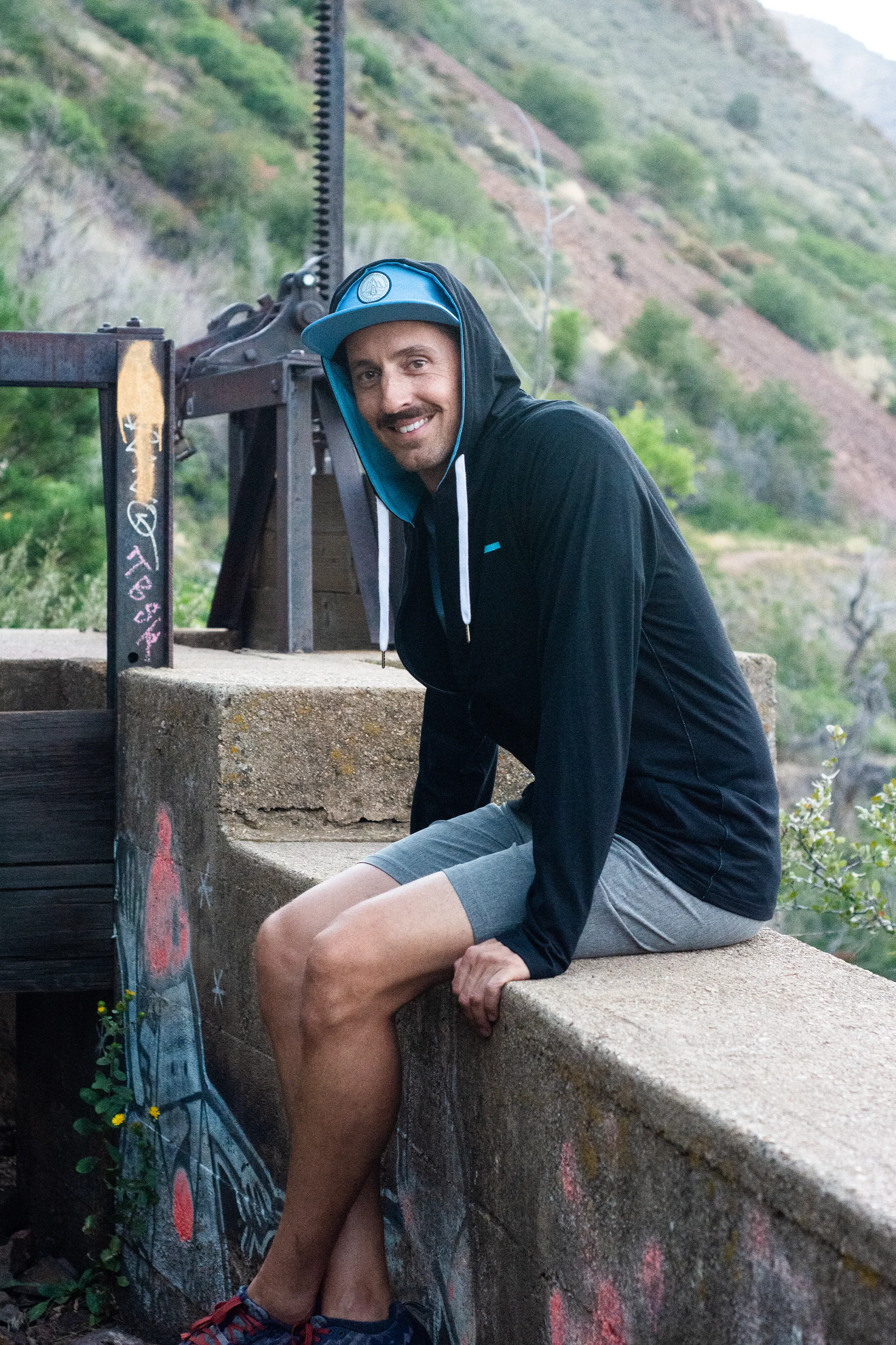 Men's Traverse Tek Hoodie (Discontinued Styles)