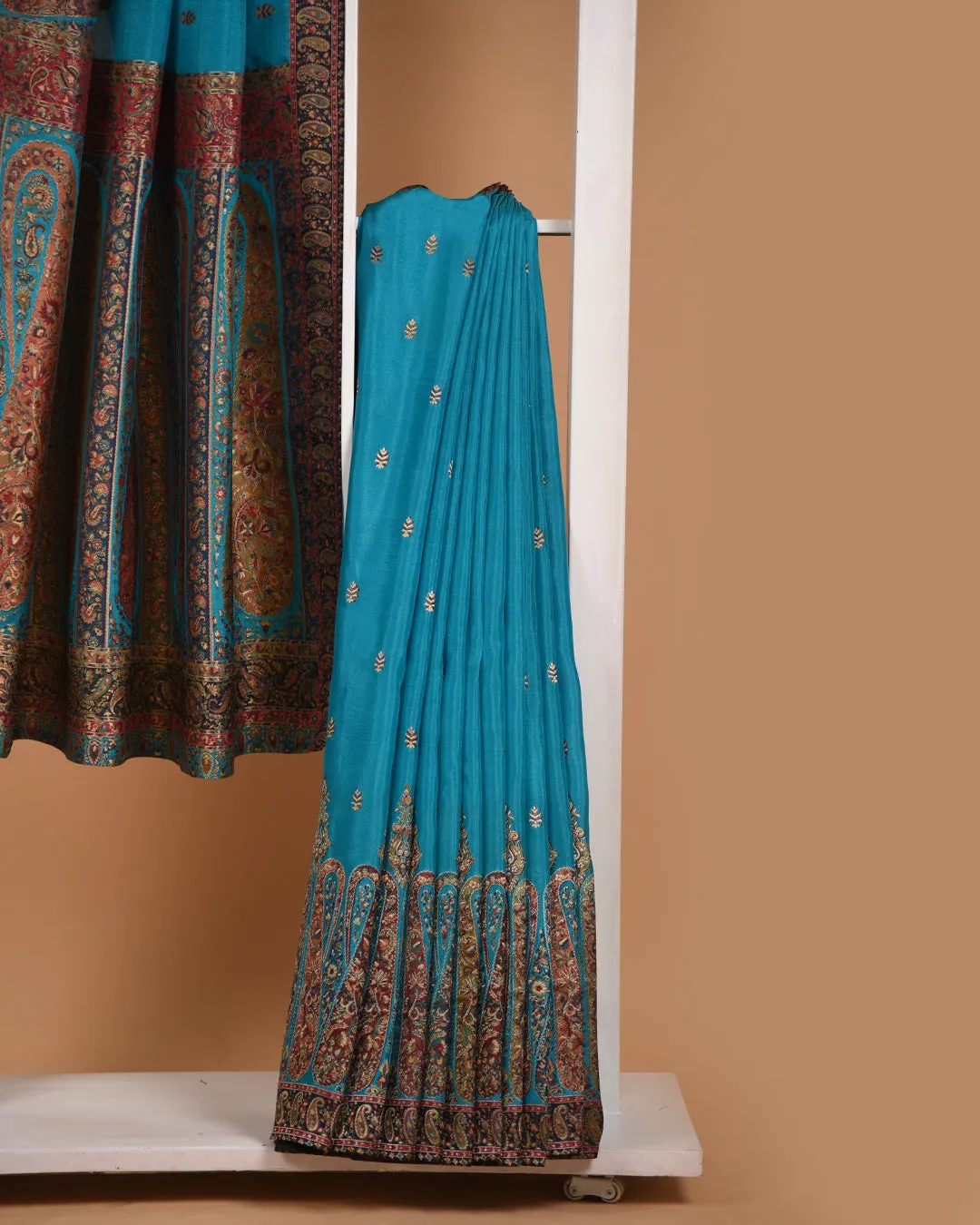 Turquoise Silk Viscose Jamdani Woven Saree With Silk Woven Blouse